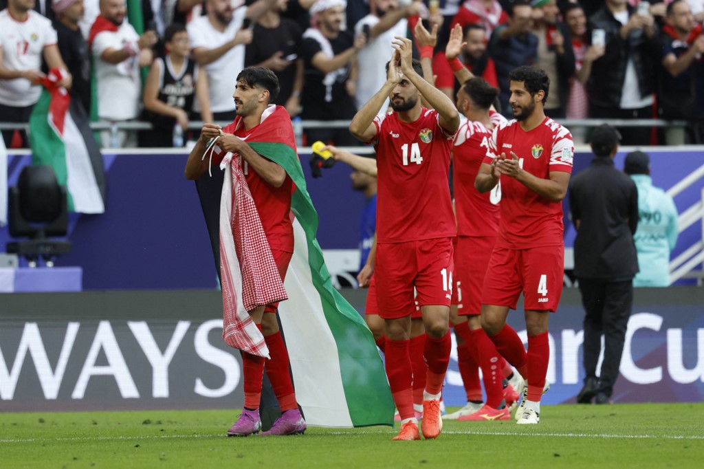 أجواء جنونية بعد تأهل الأردن التاريخي في كأس آسيا (فيديو وصور)